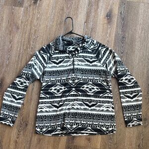 Eddie Bauer Black and White Patterned Sweater